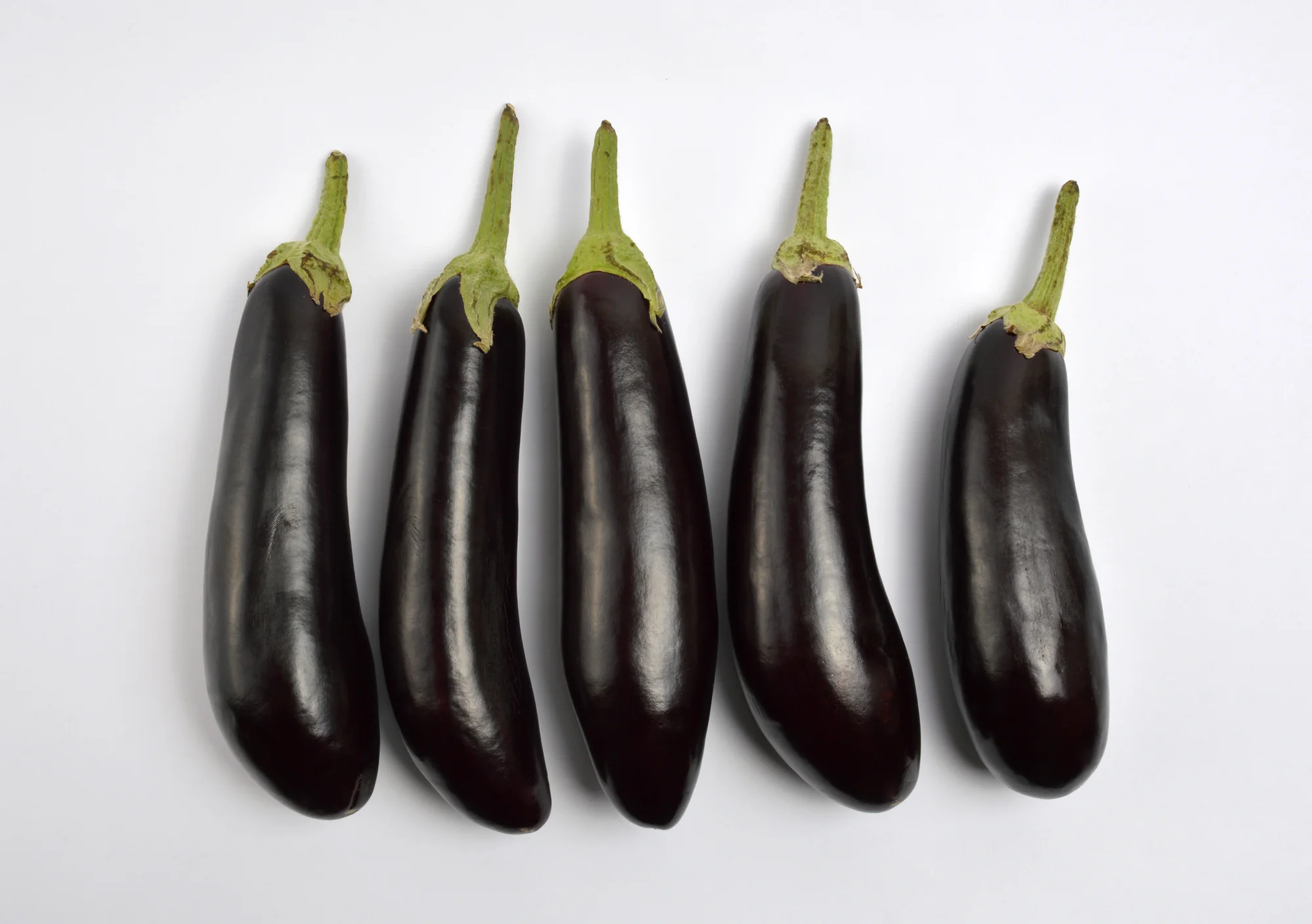 MINI LONG EGGPLANT (MIN 500G)